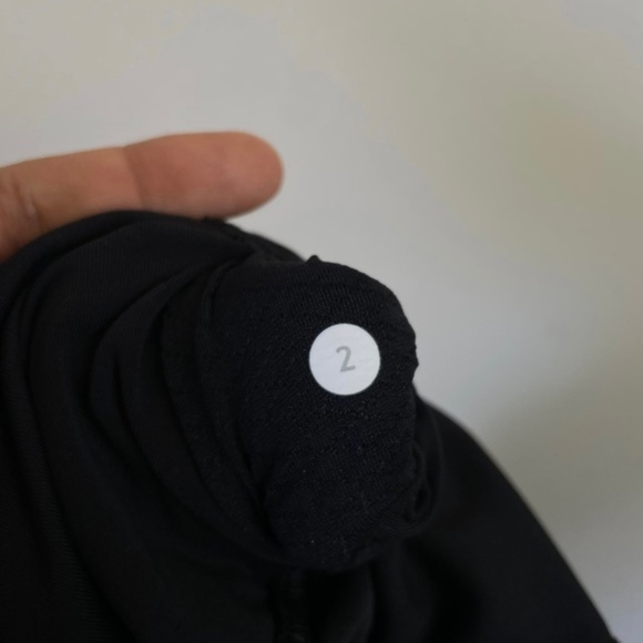Lululemon‎ Outrun 17" Crop Black - Picture 10 of 10